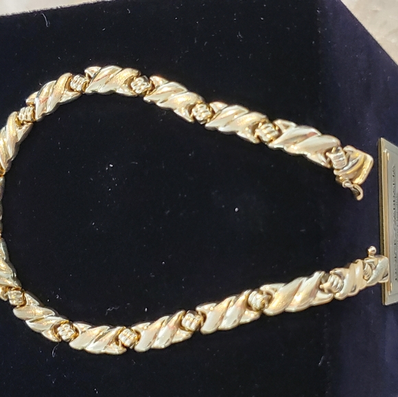 14K gold hugs and kisses xoxo bracet 8.5" long - Picture 2 of 10